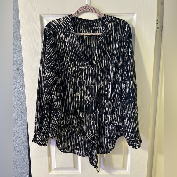 Apt. 9 tie front top size 1x - Picture 2 of 7